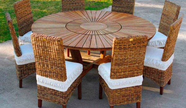 Runder Gartentisch mit Drehplatte aus Teak und Massivholz