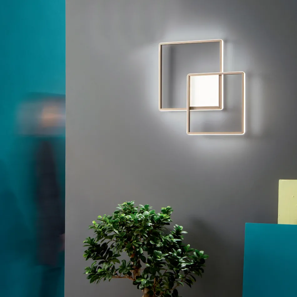 Modern - Formale Wandleuchte aus gold lackiertem Metall mit LED Viadurini