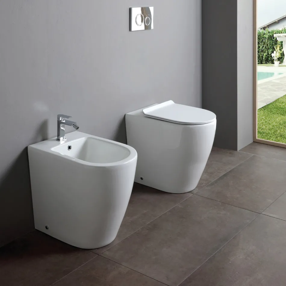 Standbidet mit einem Loch und randloser Technologie in weißer Keramik - Oleandro  Viadurini