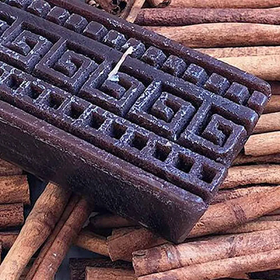 Handwerkliche rechteckige Zimt-Duftkerze, hergestellt in Italien – Alissa Viadurini