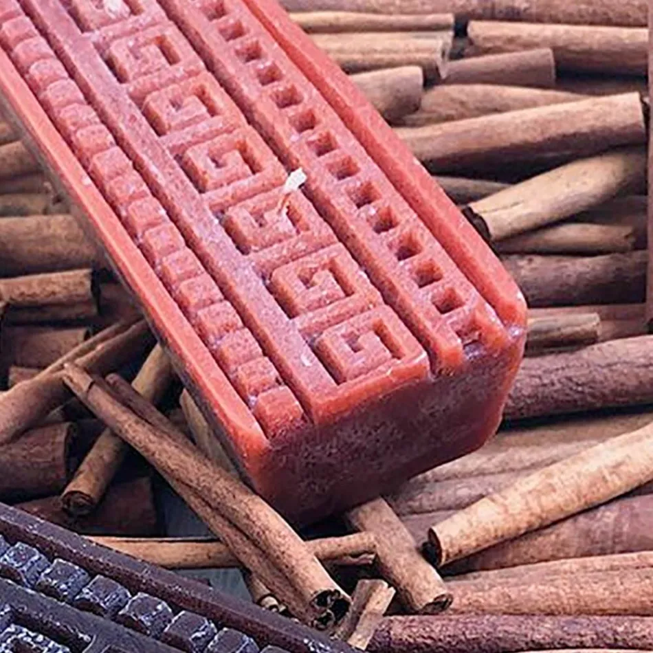 Handwerkliche rechteckige Zimt-Duftkerze, hergestellt in Italien – Alissa Viadurini