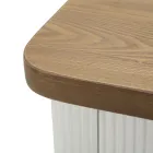 Nachttisch aus Holz mit Relieflinien verziert, mit Schublade und Ablage - Rachel Viadurini