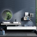 Badezimmerkomposition in Betonfarbe und Mattweiß mit Waschbecken, Spiegel und Sockel – Palom