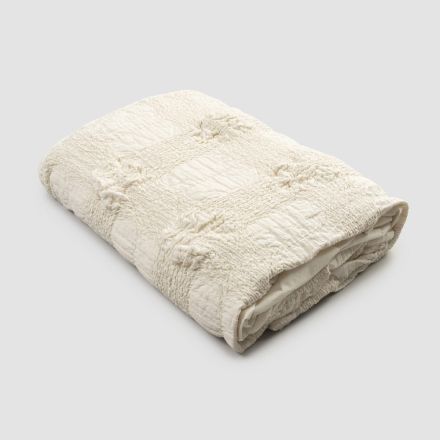 Doppelte Tagesdecke aus Baumwolle mit elastischer Stickerei und Volantrand – Trimuno Viadurini