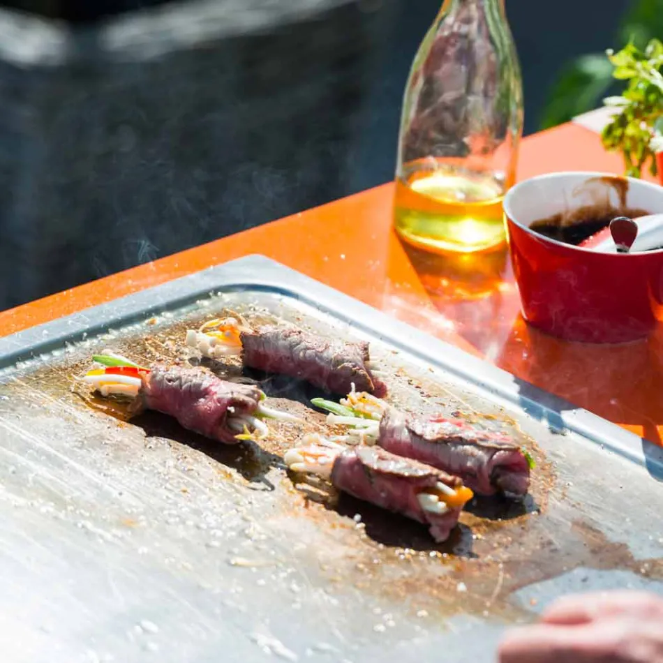 Moderne Gartenküche im Freien auf Holz- und Stahlrädern - Buoncalliope Viadurini