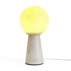 Konische Lampe mit weißer Kugel und Marmorsockel Made in Italy - Tobio Viadurini