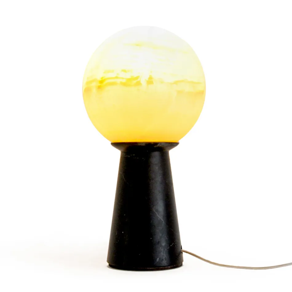 Konische Lampe mit weißer Kugel und Marmorsockel Made in Italy - Tobio Viadurini