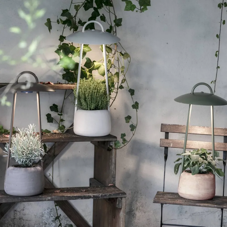 Außenlampe mit Pflanzgefäß aus Ton, Aluminium und Messing - Cappello Viadurini