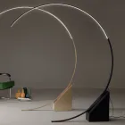 Stehlampe aus lackiertem Metall mit dimmbarem LED-Licht – Eukalyptus Viadurini