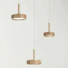 Kronleuchter mit rundem Sockel aus goldlackiertem Metall und LED-Licht – Hainbuche Viadurini