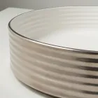 Aufsatzwaschbecken aus gewelltem Feinsteinzeug, hergestellt in Italien - Vibrazione Viadurini