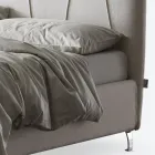 Doppelbett 160x190 mit schrägen Riemchenprofilen im Kopfteil - Euforie Viadurini