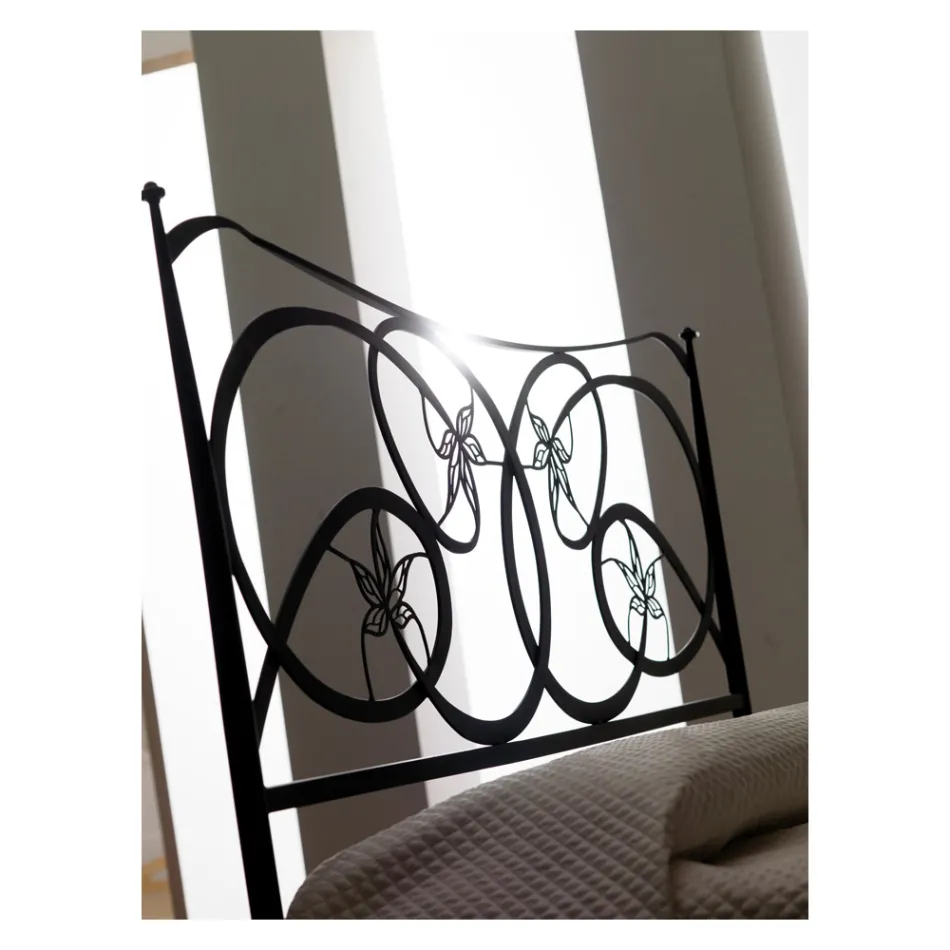 Doppelbett mit Kissen, Matratze und 2 Nachttischen Made in Italy – Natur Viadurini