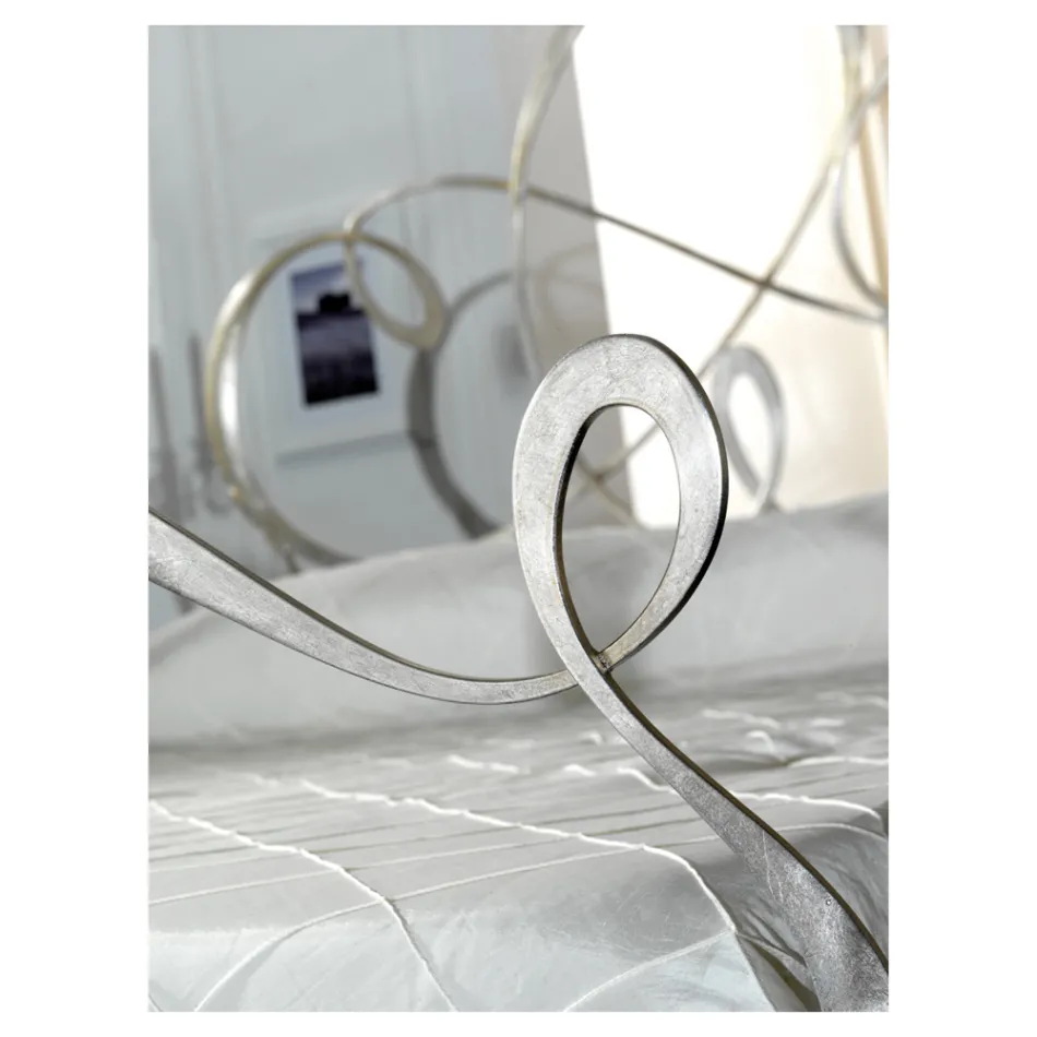 Doppelbett mit passendem Fußteil, Matratze und 2 Nachttischen – Nebbia Viadurini