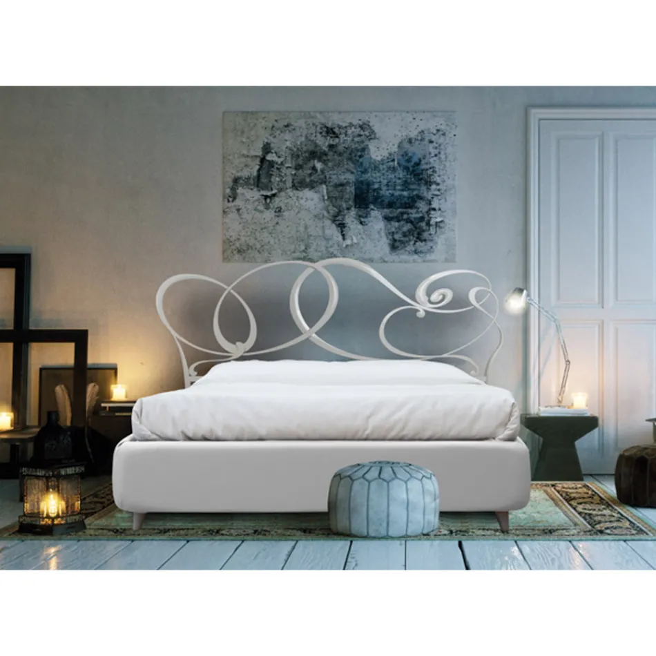 Doppelbett mit Eisenkopfteil und gepolstertem Bettrahmen, hergestellt in Italien – Kenzo Viadurini