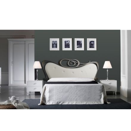 Doppelbett aus Eisen und echtem Leder, 2 Nachttische und Matratze – Gründe Viadurini