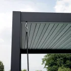 Aluminium-Pergola mit verstellbarem Dach durch Kurbel - Eolo Viadurini