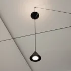 Stehlampe aus schwarzem Aluminium und minimalistischem Doppelkegel-Design - Mercado Viadurini