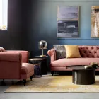 Klassischer Design-Sessel in Holz und Samtoptik in Grau oder Pink - Sanny Viadurini