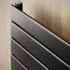 Einzelner hydraulischer Heizkörper aus schwarzem Kohlenstoffstahl Made in Italy - Ciro Viadurini