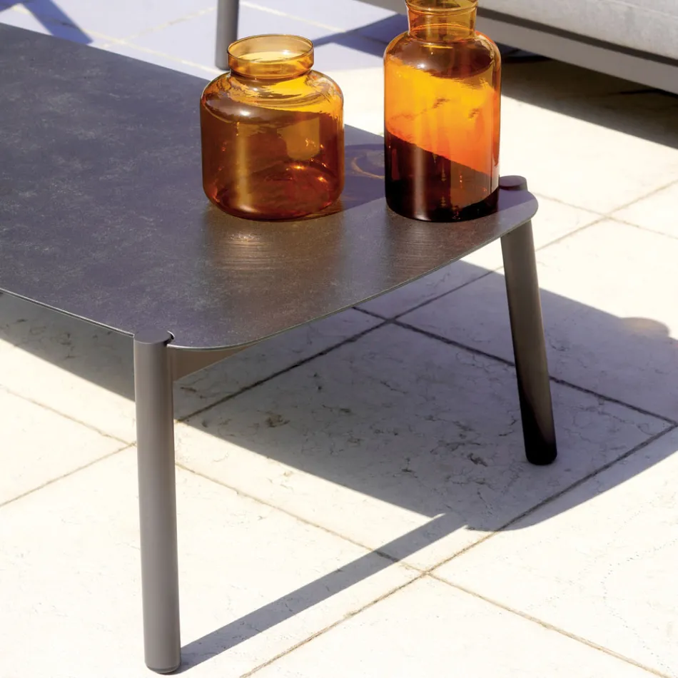 Gartenlounge mit 2 Sesseln, 1 Sofa und 1 Aluminiumtisch - Minni Viadurini