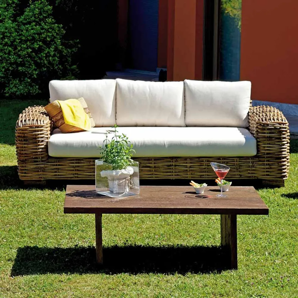 Rattan-Gartenlounge mit Couchtisch und Kissen aus Holz - Hugues Viadurini