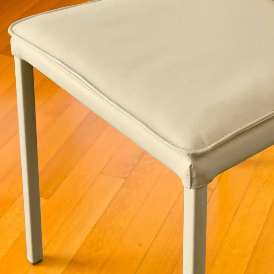 Bessie taubenfarbener Esszimmerstuhl aus Kunstleder, hergestellt in Italien Viadurini