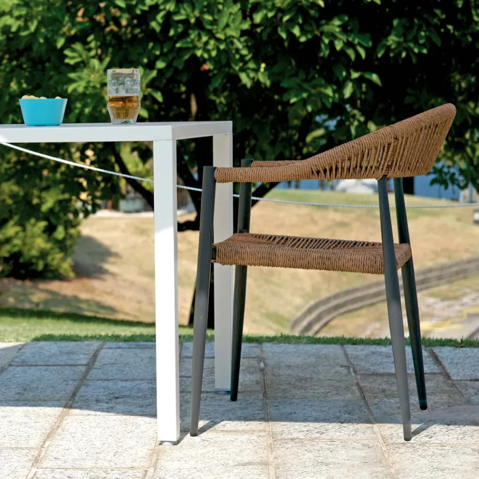 Set aus 4 Armlehnstühlen aus Aluminium und gedrehtem Rattan - Tavira Viadurini