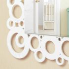 Weißer quadratischer Wandspiegel des modernen Designs mit Holzdekorationen - Blase Viadurini
