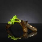 Figur in Form eines Frosches auf einem Ast aus farbigem Glas Made in Italy - Froggy Viadurini