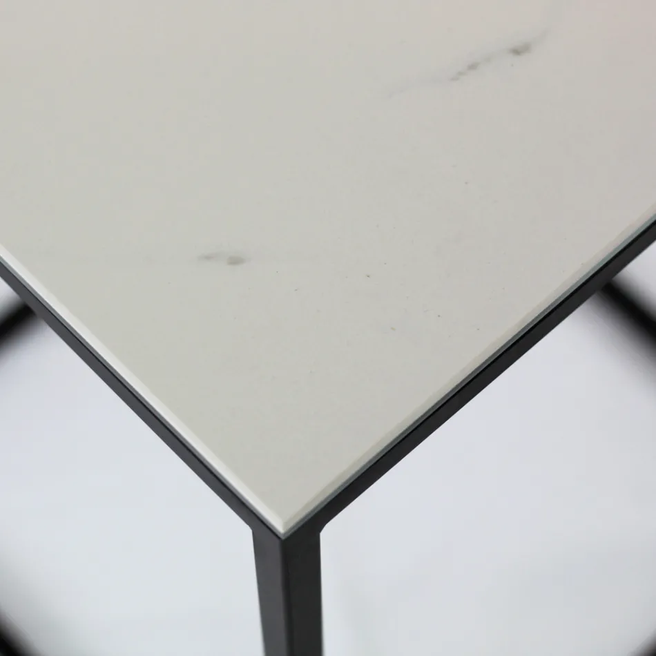 Couchtisch aus Steingut und Stahlgestell, hergestellt in Italien – Birba Viadurini