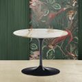 Tulip Saarinen H 41 Couchtisch mit runder Platte aus Calacatta-Goldmarmor – Scharlachrot
