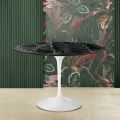 Tulip Eero Saarine H 73 Runder Tisch aus alpingrünem Marmor, hergestellt in Italien – Scharlachrot