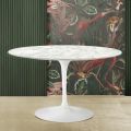 Tulip Eero Saarinen H 73 Tisch aus Carrara-Marmor, hergestellt in Italien – Scharlachrot
