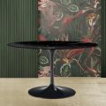 Eero Saarinen Tulip Tisch H 74 Oval aus schwarzem Marquinia Marmor Made in Italy - Scharlachrot