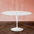 Tulip Eero Saarinen H 73 Ovaler Tisch aus weißem Flüssiglaminat, hergestellt in Italien – Scharlachrot