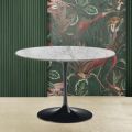 Tulpentisch Saarinen H 74 mit runder Platte aus Arabescato-Marmor Made in Italy - Scharlachrot