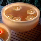 Runde Wachswanne mit farbigen Schwimmkerzen, hergestellt in Italien – Utina Viadurini