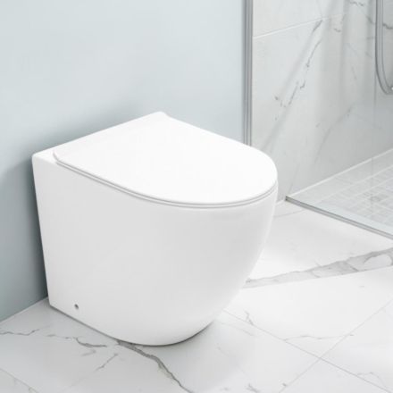 Aralia Weiße Keramik-Stand-WC-Anlage mit Zyklonabdichtung und Soft-Close-Sitz Viadurini