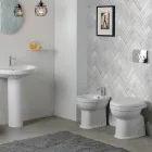 Modernes, weißes Keramik-Stand-WC mit Polyestersitz – Silika Viadurini