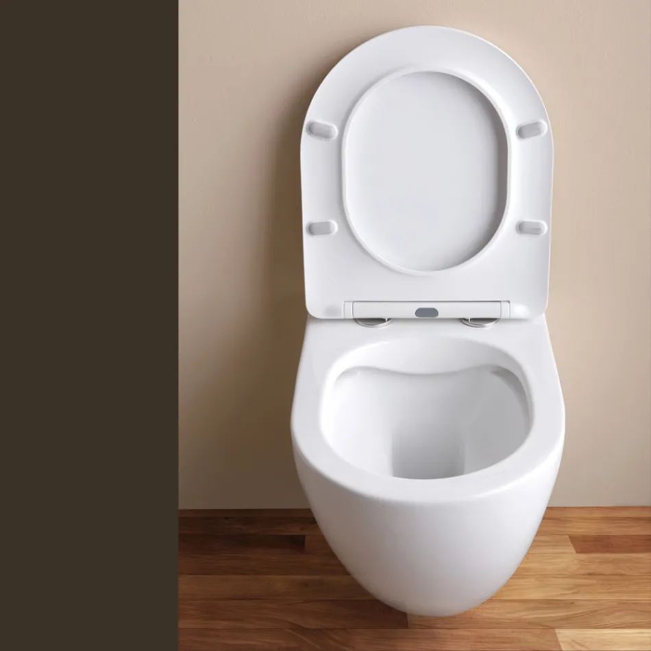 Wandhängendes, spülrandloses WC mit Soft-Close-Keramiksitz – Juniper   Viadurini